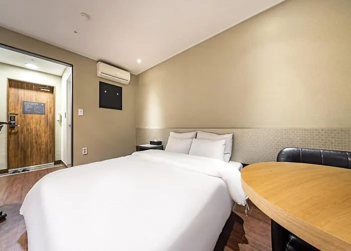 Hwagok Haedamchae Hotel *